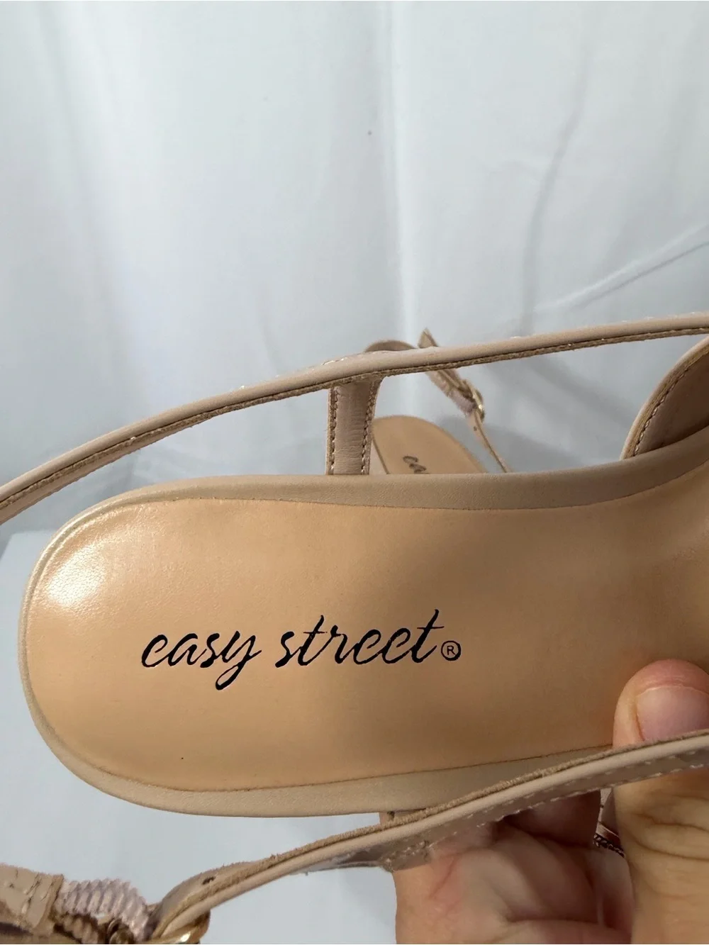 NWT Easy Street Women’s Size 10 Beige Patent Slingback Heels